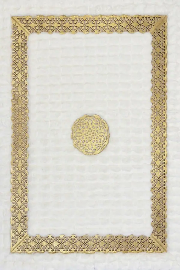 Şahmeran Ortası Desenli Tavşan Tüyü Beyaz Gold